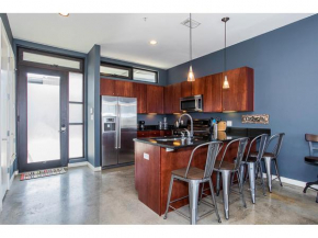 Good Vibrations - Ideally located in Austin